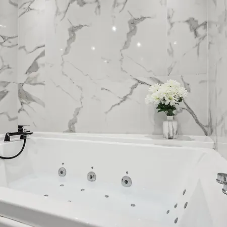 Studio Avec Jacuzzi & Vue Sur Le Parc Soubiran Dammarie-lè-Lys Exterior foto